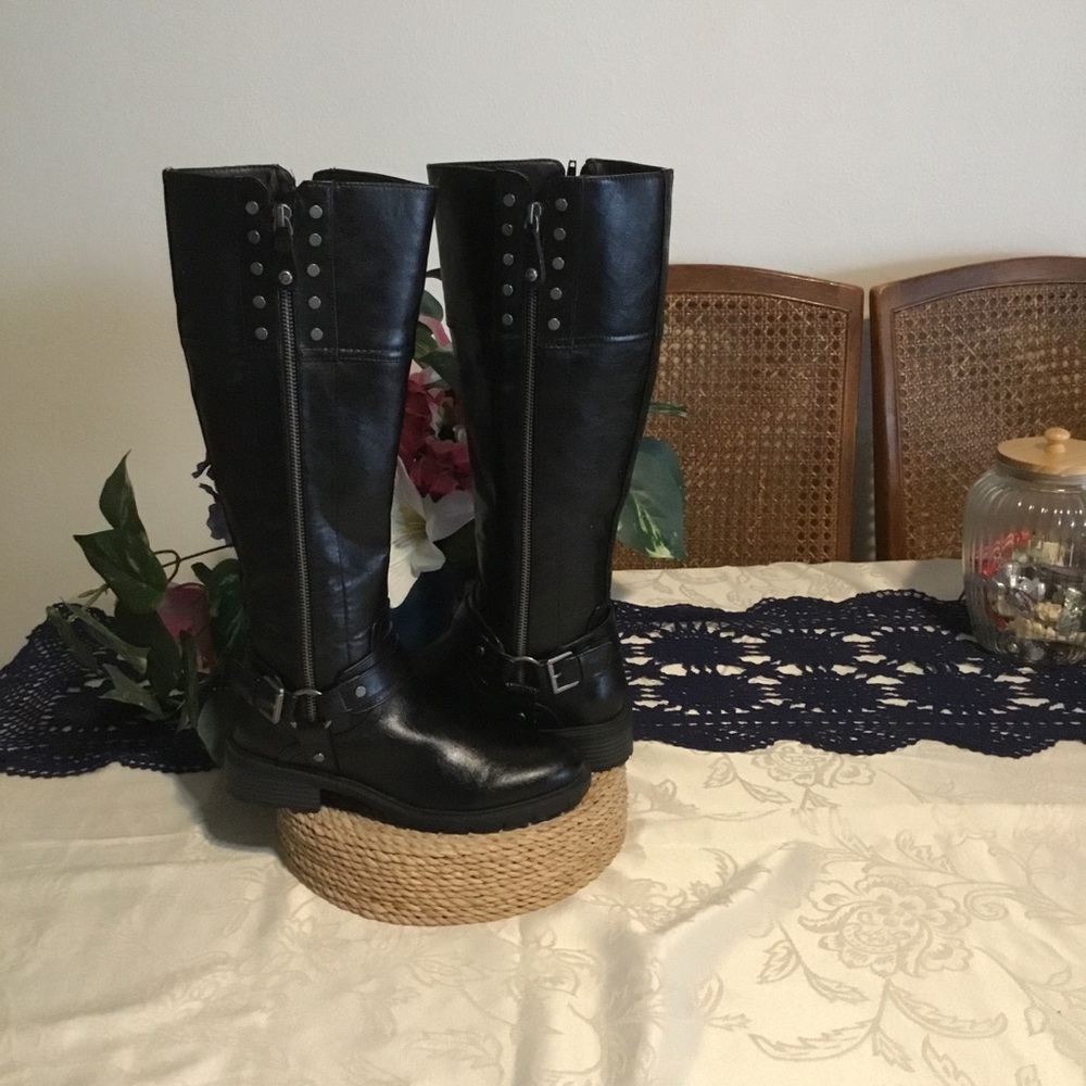 2X HP🌹 GBG Guess Black Heeled Motto Boots with silver adorment and Side zippers - Picture 6 of 9
